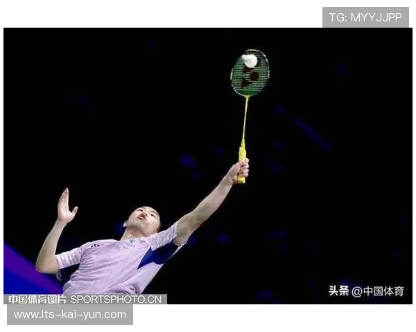 翁泓阳直落两局击败林俊易,斩获中国大师赛男单冠军 翁泓阳直落两局击败林俊易,斩获中国大师赛男单冠军
